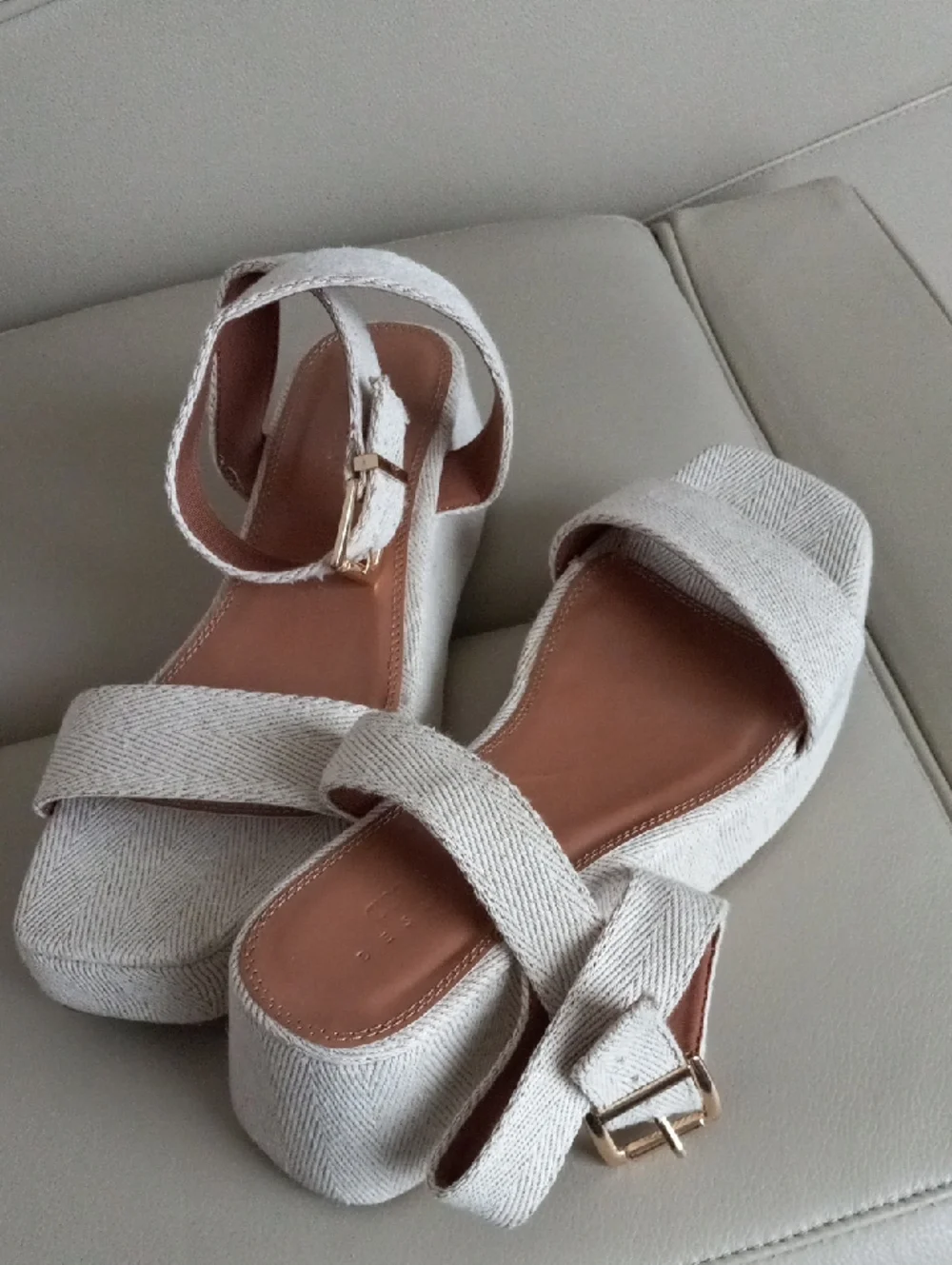ASOS Tati Cream Textured Platform Ankle-Strap Sandals Size 7